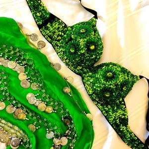 BELLYDANCE Hip Scarf & Jewel Top Set